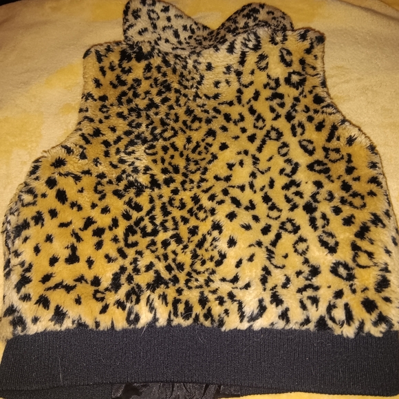 Girls size xsmall 4/5, Scooby Doo leopard print vest - Picture 3 of 5